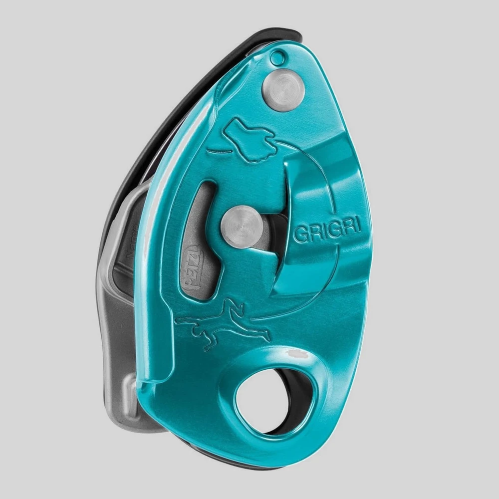 Herramienta: Petzl GriGri belayer and carabiner